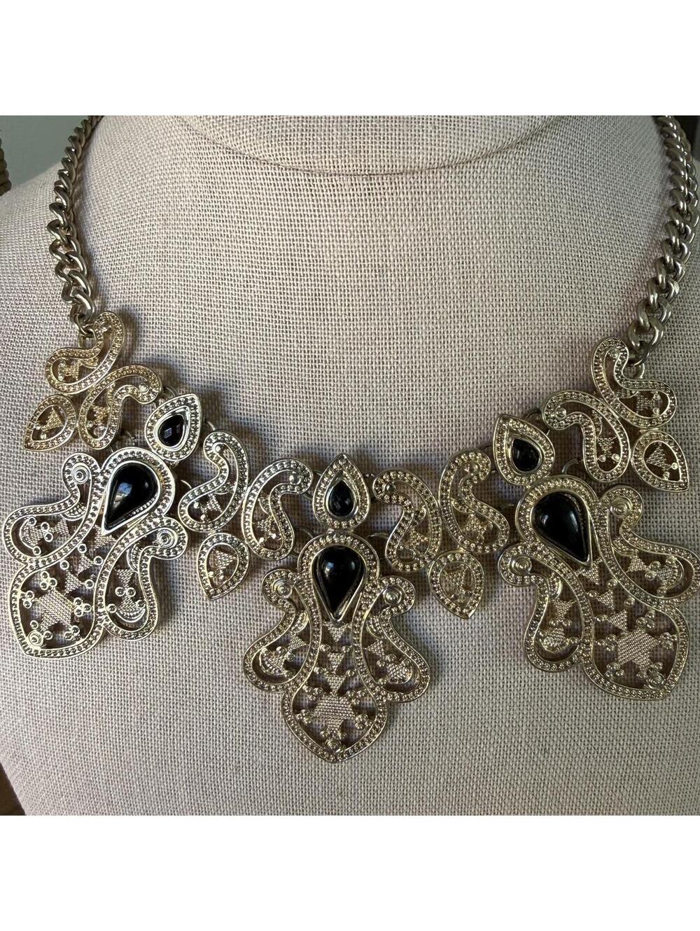 Vintage gold statement necklace black teardrop ornate filigree chunky chain